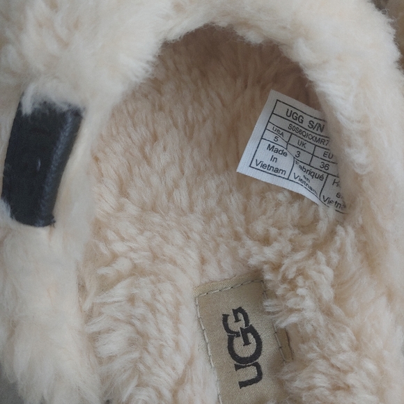 UGG NEW Fuzz Sugar Cross Slide Sandals Natural - Picture 12 of 14